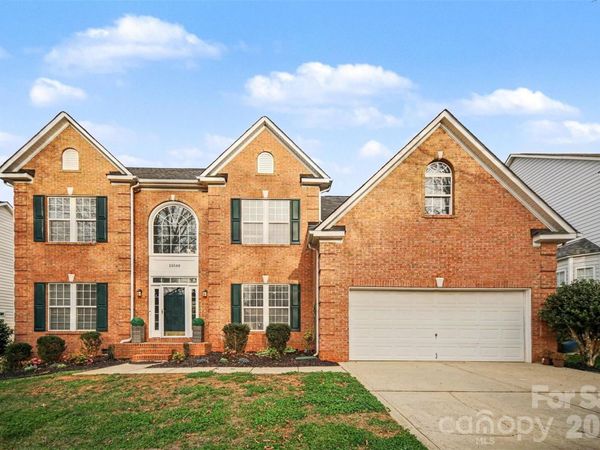 15548 Donnington Drive, Charlotte, NC 28277