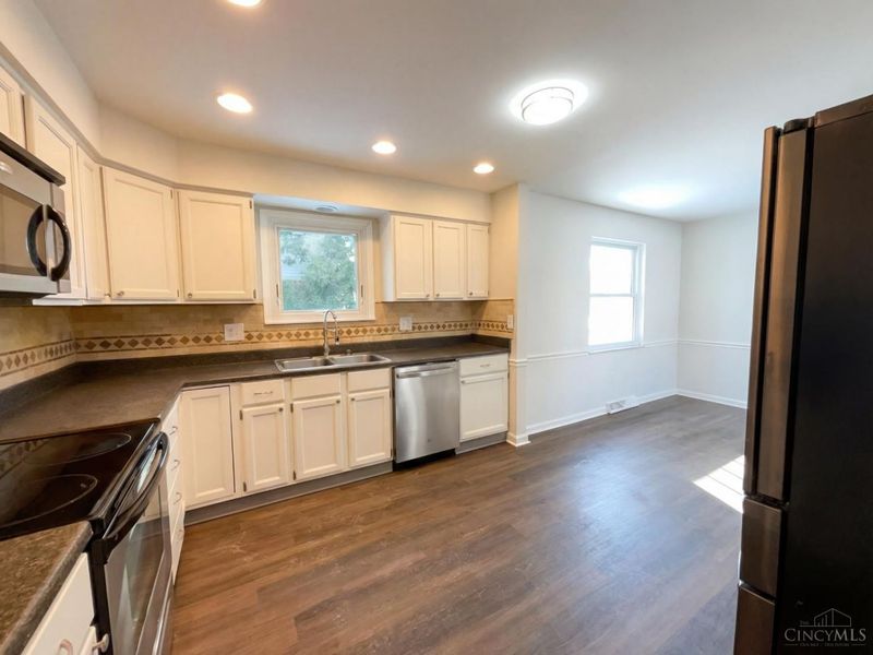 1719 Lindenhall Drive, Loveland, OH 45140 Photo 11