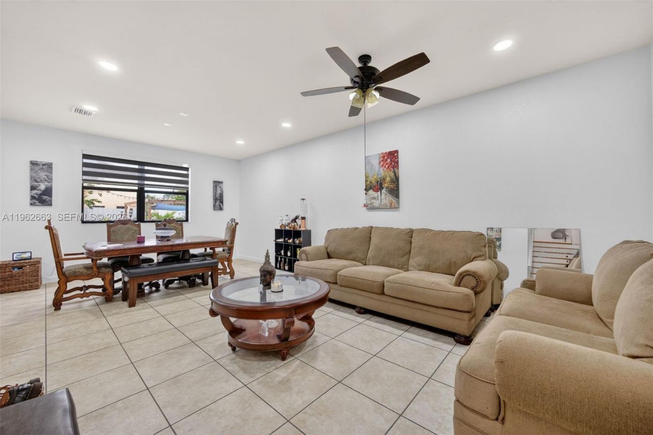 3669 SE 2nd Ct, Homestead, FL 33033 Photo