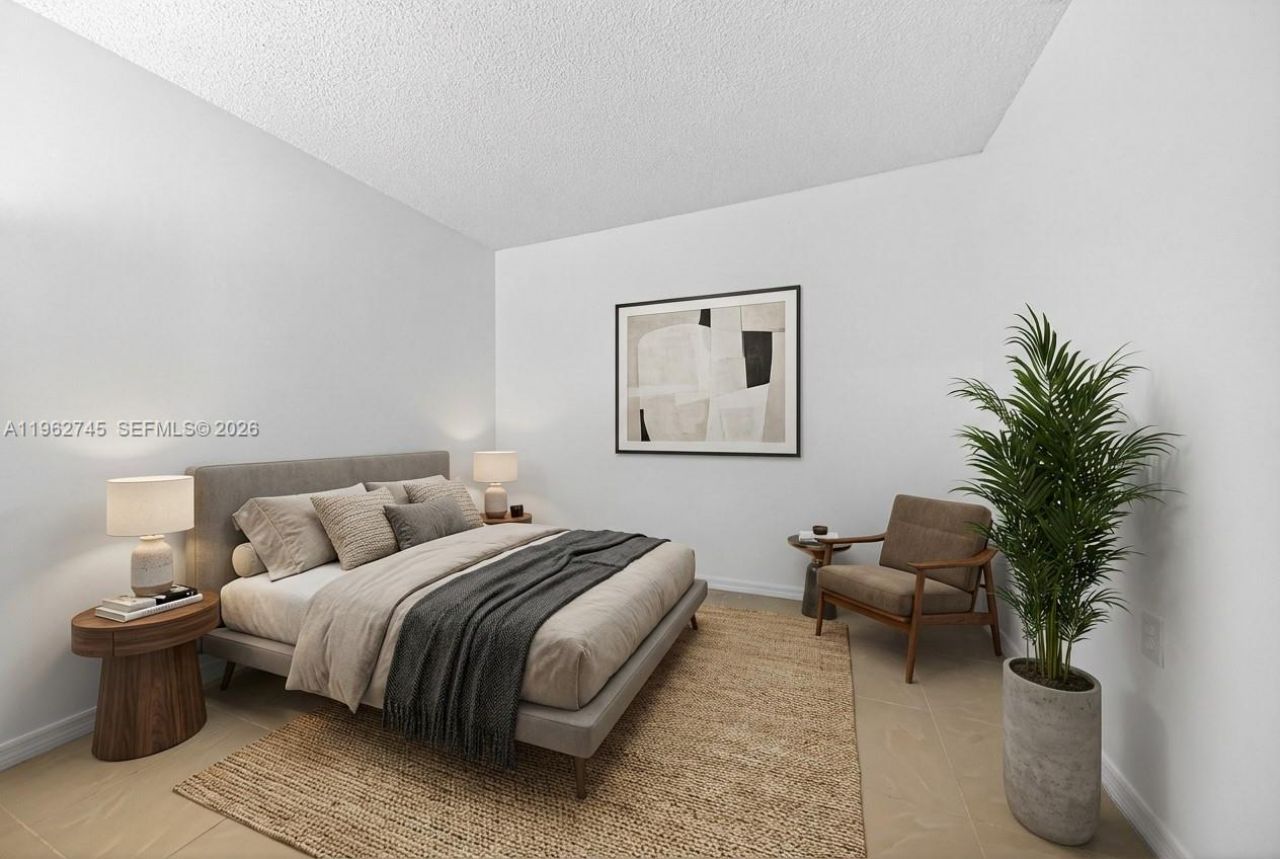 5091 NW 7th St, Unit 703, Miami, FL 33126 Photo