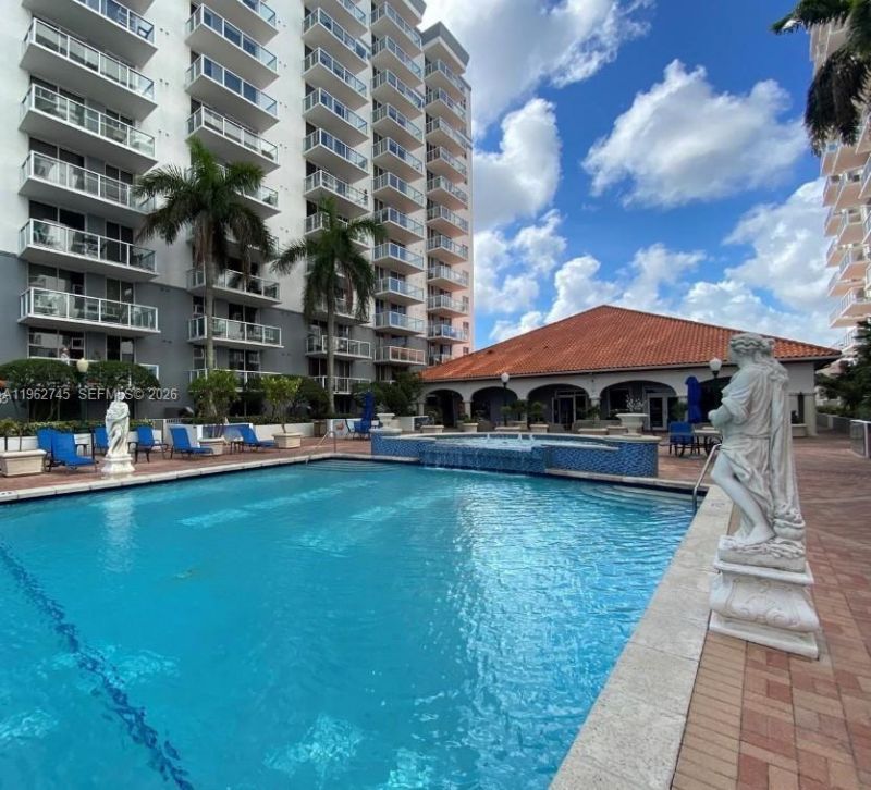 5091 NW 7th St, Unit 703, Miami, FL 33126 Photo