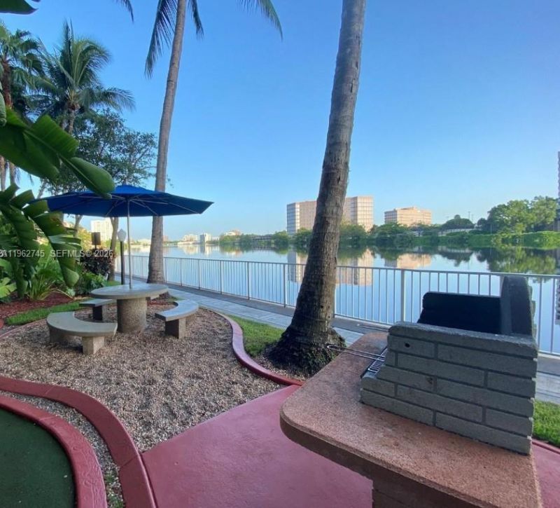 5091 NW 7th St, Unit 703, Miami, FL 33126 Photo