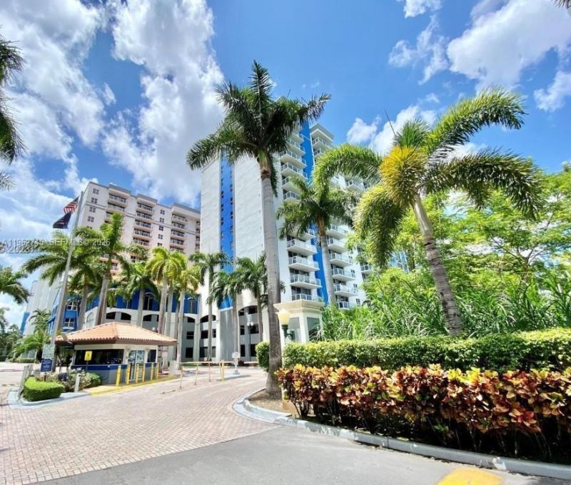 5091 NW 7th St, Unit 703, Miami, FL 33126 Photo