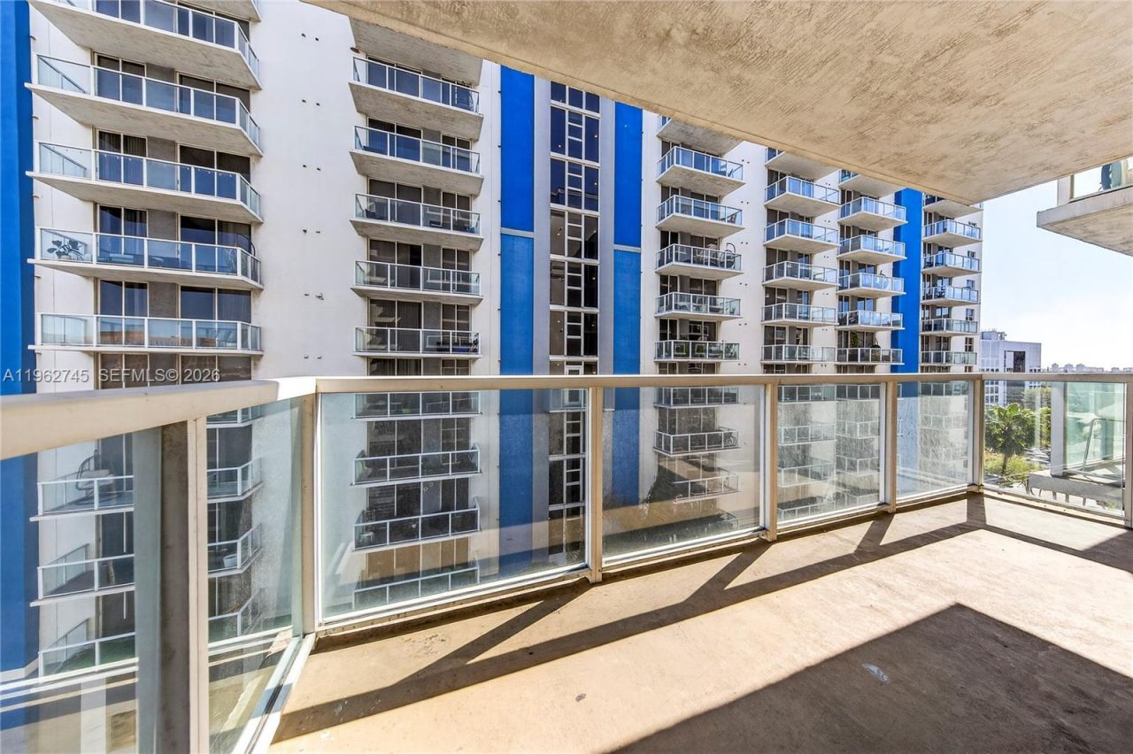 5091 NW 7th St, Unit 703, Miami, FL 33126 Photo
