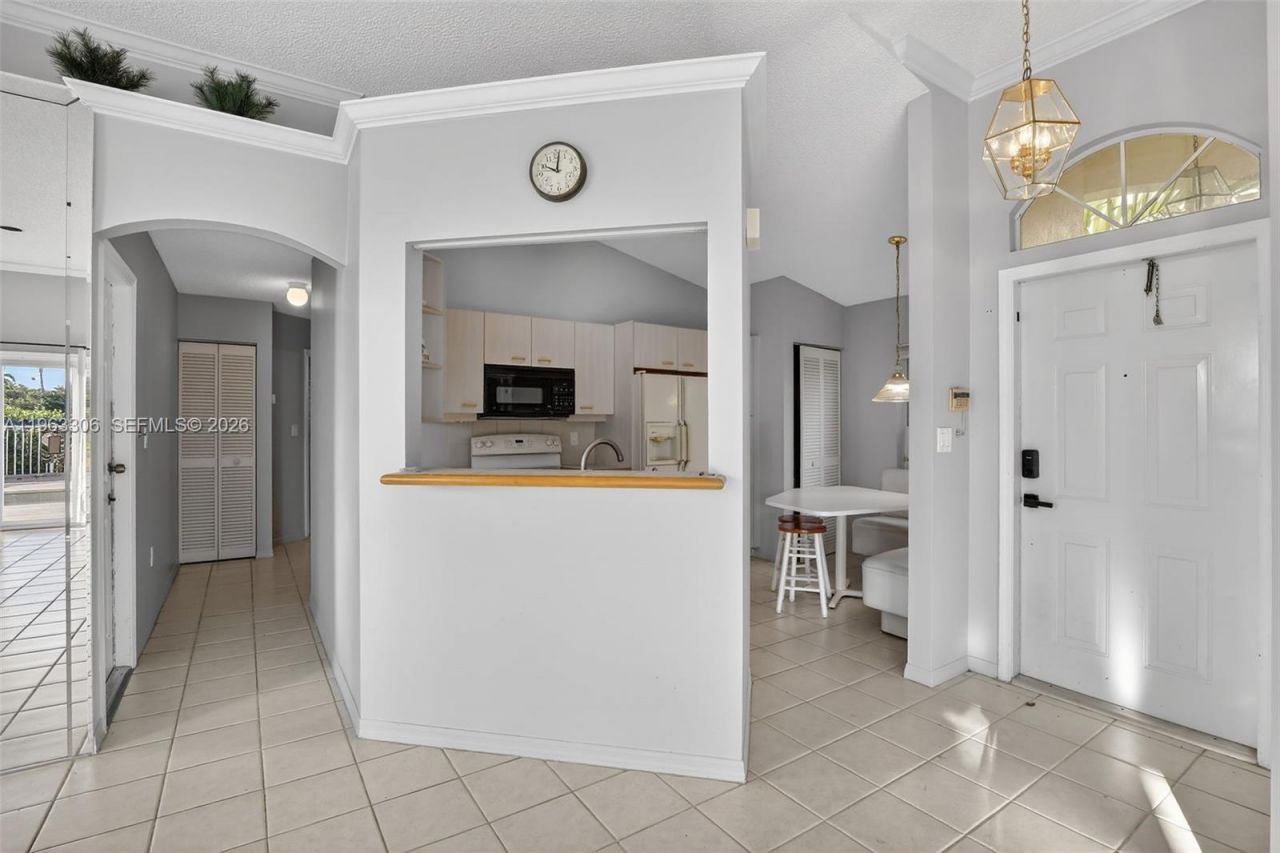 1150 Queen Palm Ct, Hollywood, FL 33019 Photo