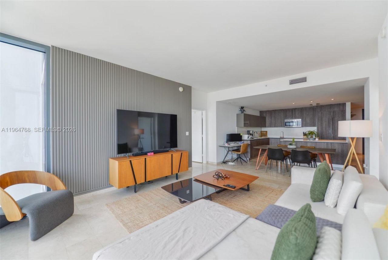 88 SW 7th St, Unit 2204, Miami, FL 33130 Photo