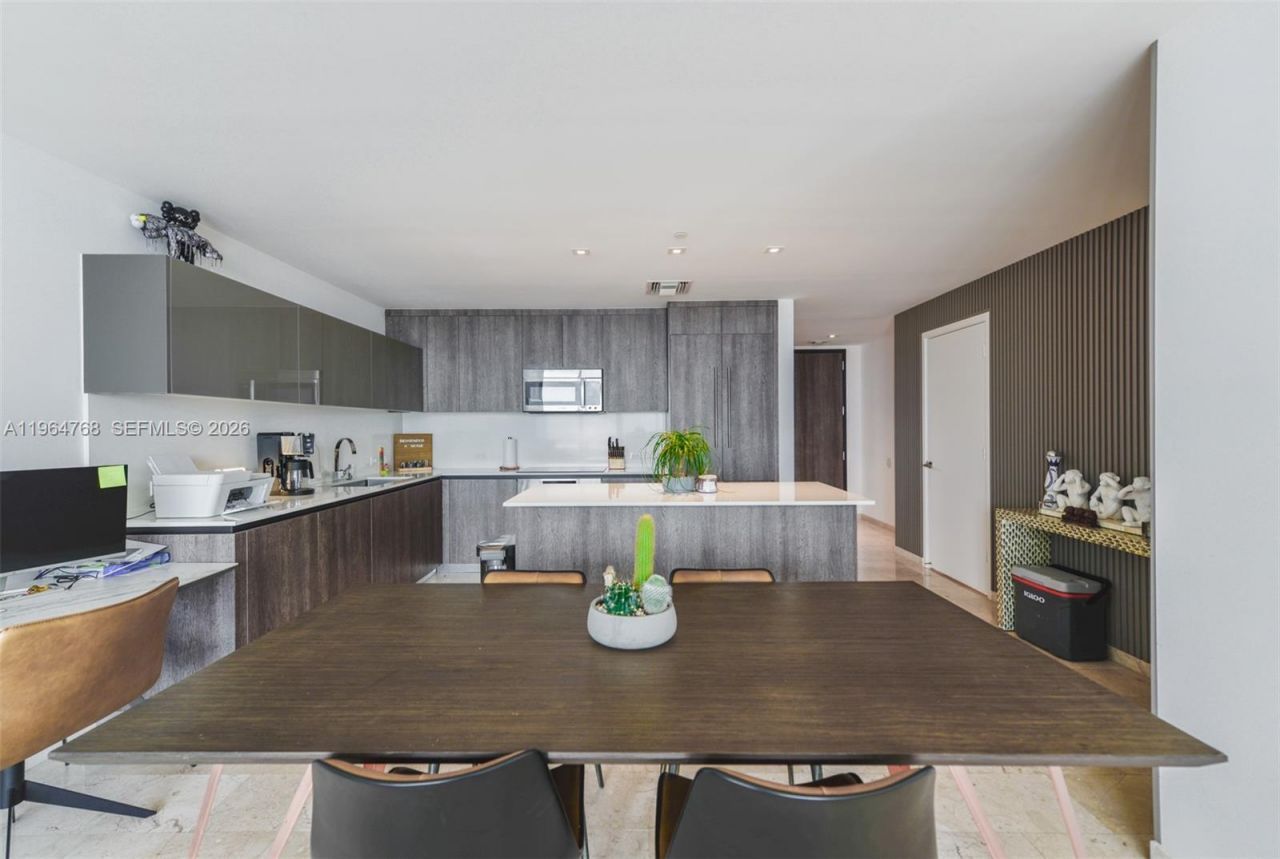 88 SW 7th St, Unit 2204, Miami, FL 33130 Photo