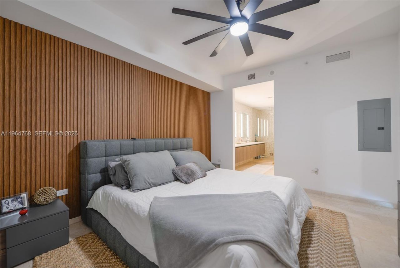 88 SW 7th St, Unit 2204, Miami, FL 33130 Photo