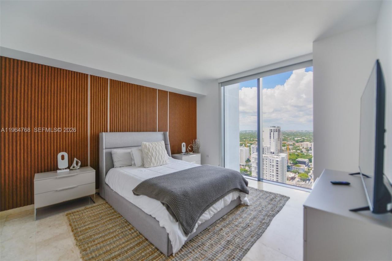 88 SW 7th St, Unit 2204, Miami, FL 33130 Photo