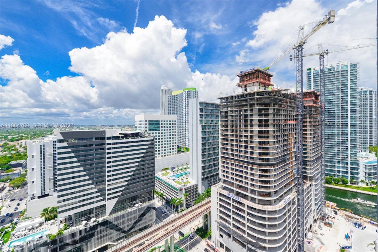 88 SW 7th St, Unit 2204, Miami, FL 33130 Photo