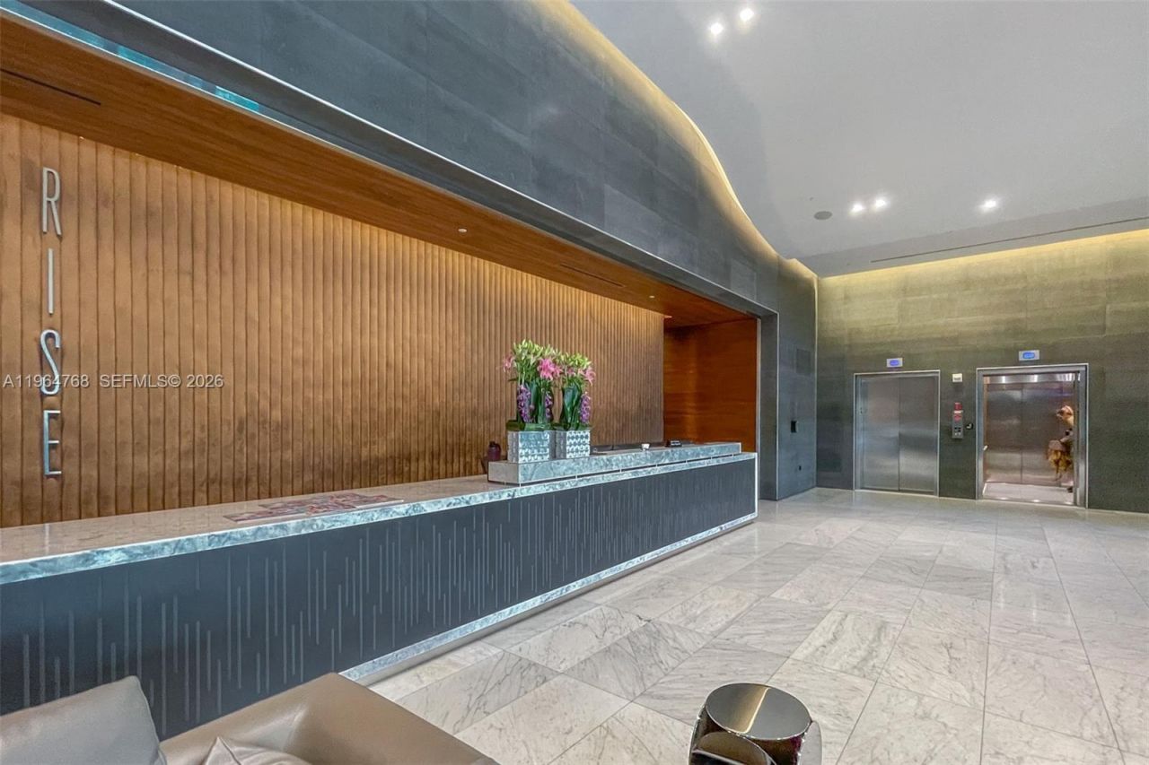 88 SW 7th St, Unit 2204, Miami, FL 33130 Photo