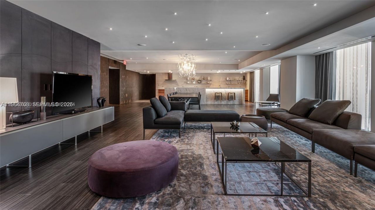 88 SW 7th St, Unit 2204, Miami, FL 33130 Photo