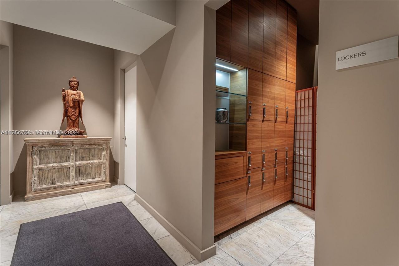 88 SW 7th St, Unit 2204, Miami, FL 33130 Photo