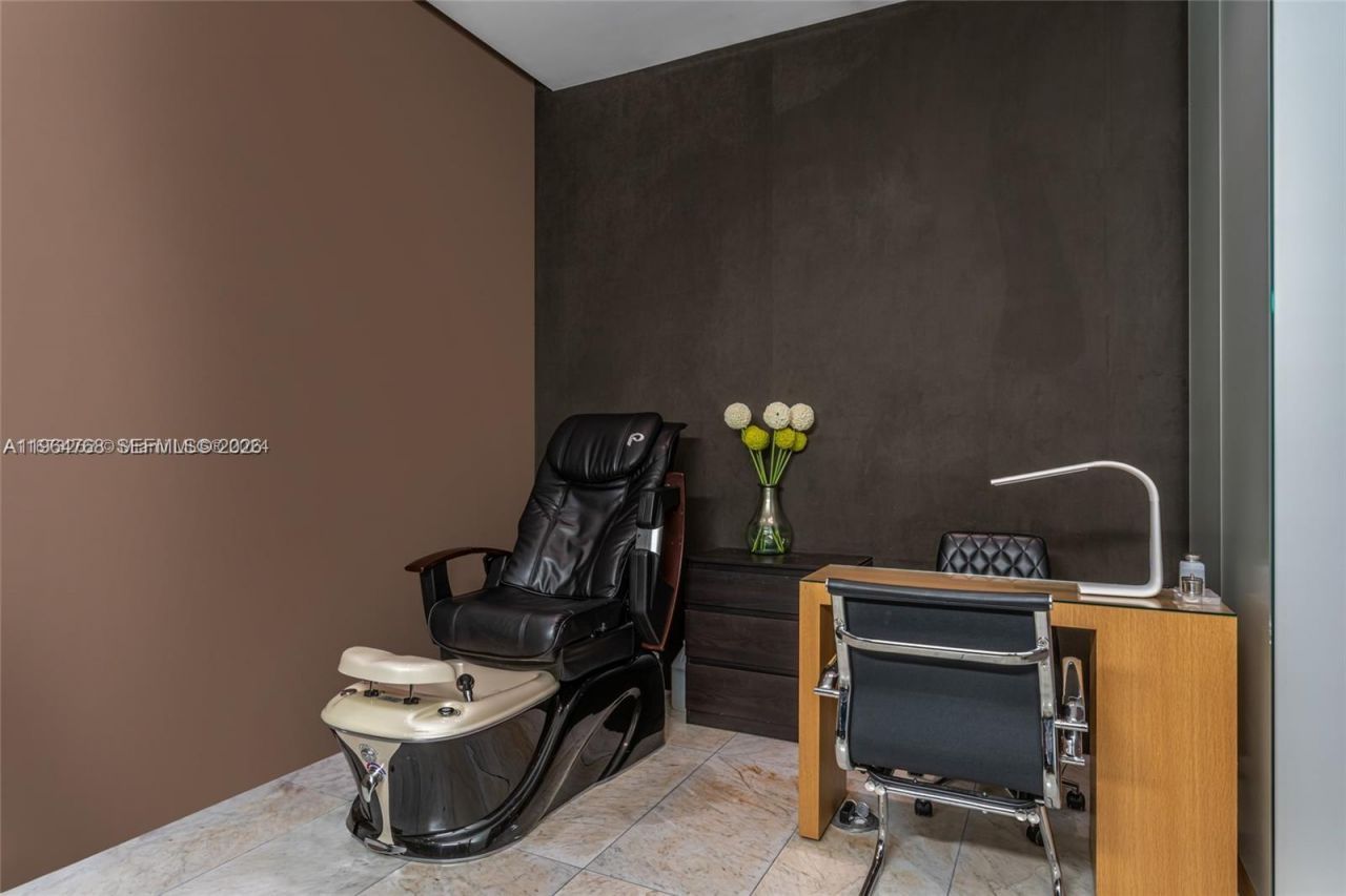 88 SW 7th St, Unit 2204, Miami, FL 33130 Photo