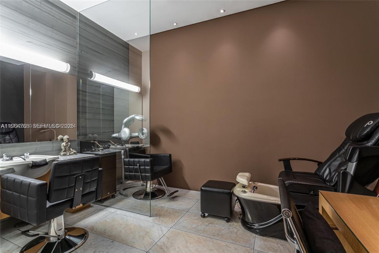 88 SW 7th St, Unit 2204, Miami, FL 33130 Photo