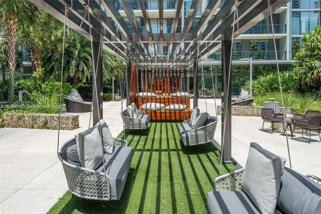 88 SW 7th St, Unit 2204, Miami, FL 33130 Photo