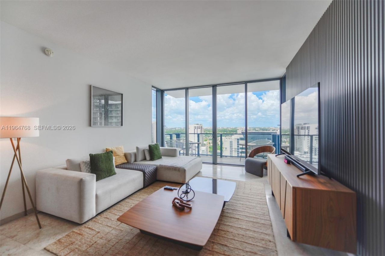 88 SW 7th St, Unit 2204, Miami, FL 33130 Photo