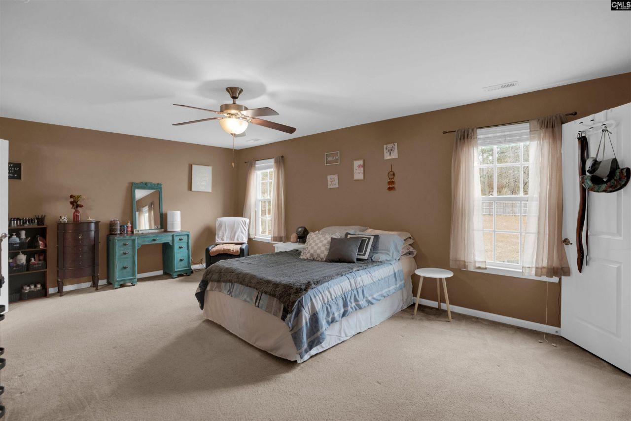 418 Badminton Court  Photo 11