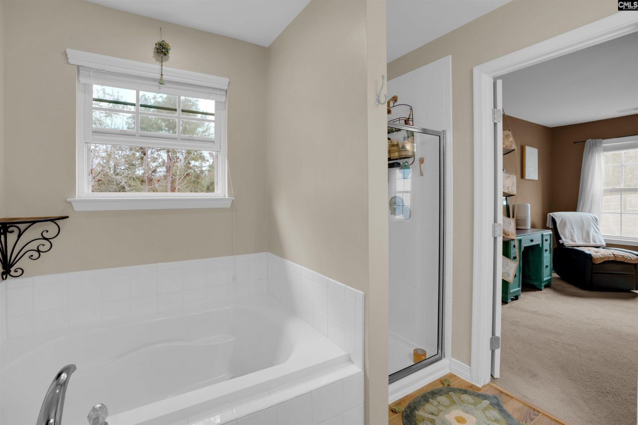 418 Badminton Court  Photo 14