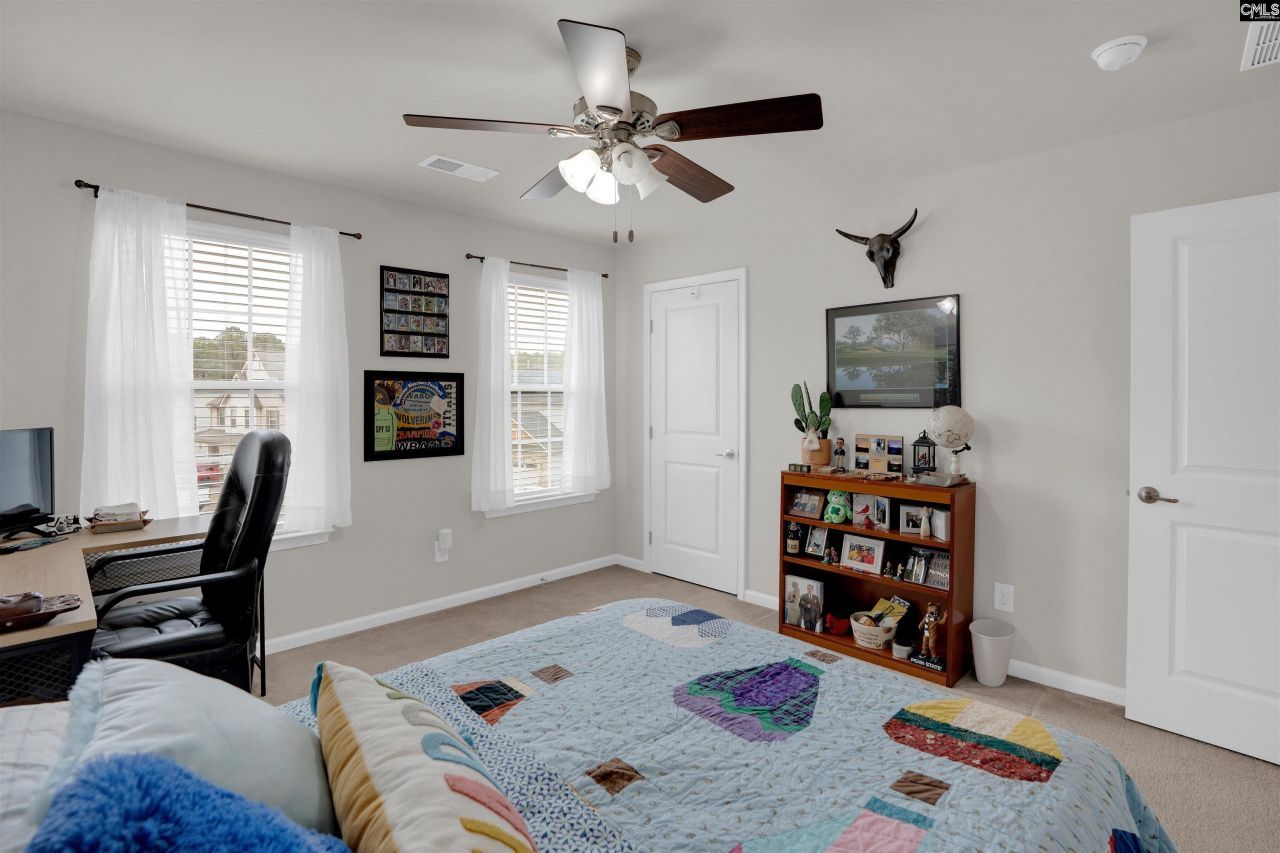 418 Badminton Court  Photo 17