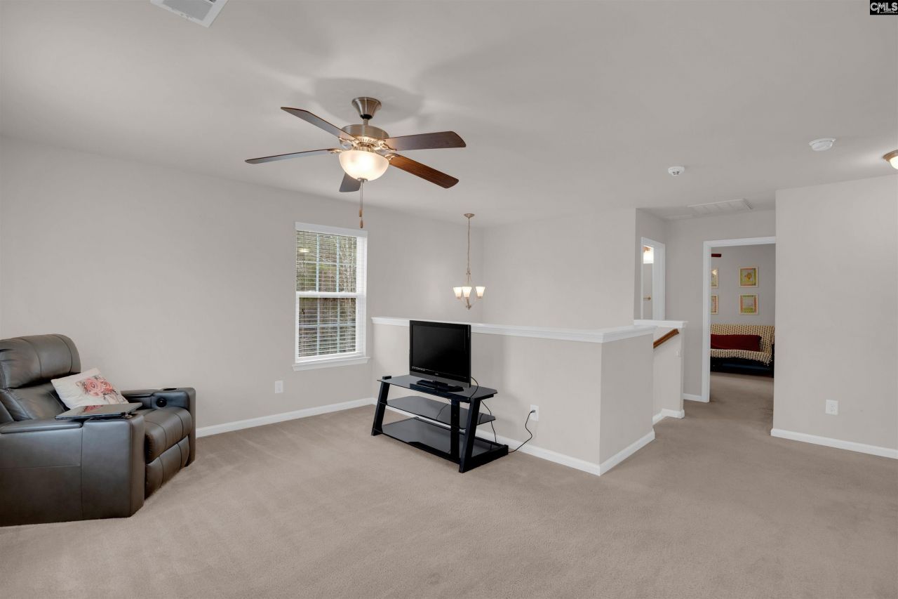 418 Badminton Court  Photo 21