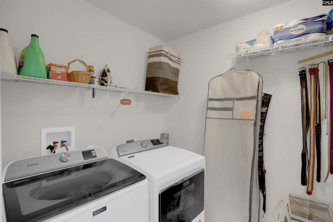 418 Badminton Court  Photo 23