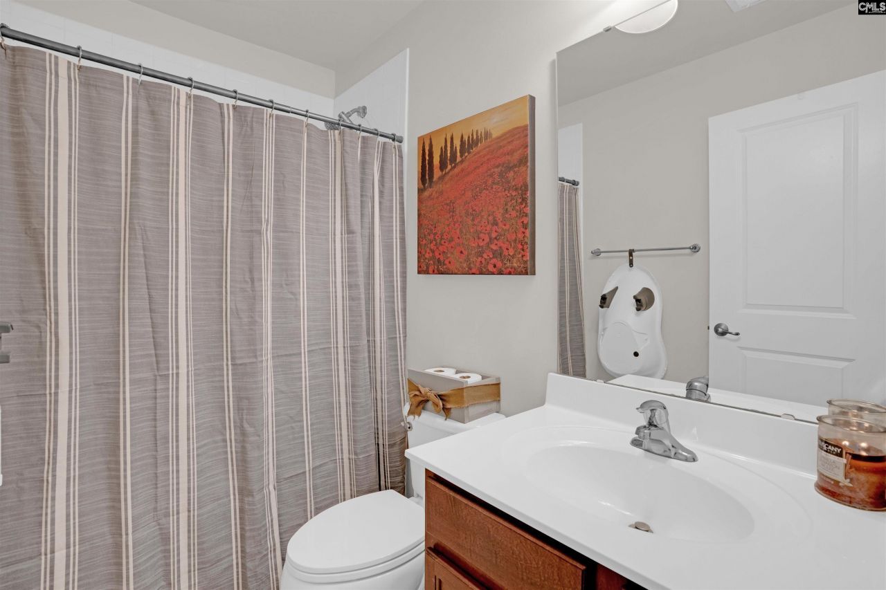 418 Badminton Court  Photo 29