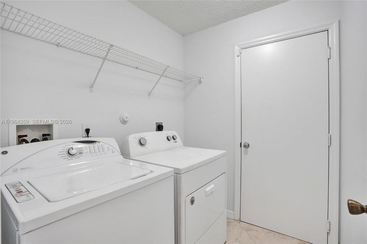 2421 SW 103rd Way , Miramar, FL 33025 Photo