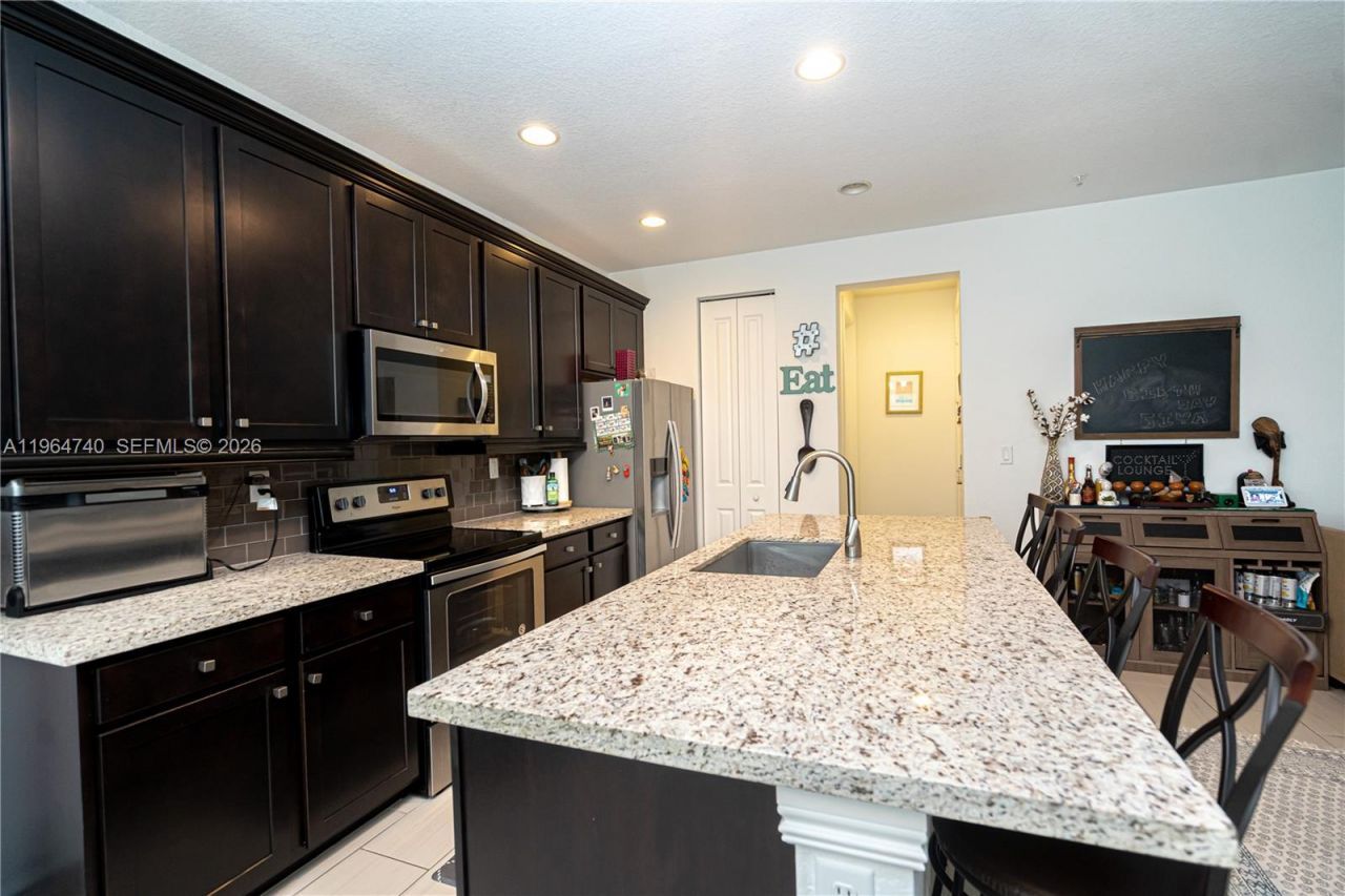 11660 SW 13th Ct, Pembroke Pines, FL 33025 Photo