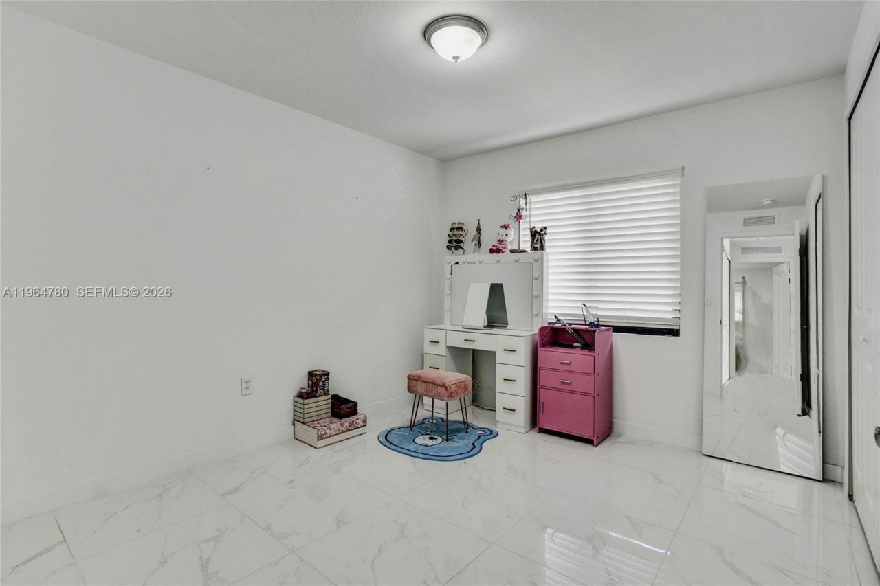 1712 NW 76th Ter, Unit 1712, Miami, FL 33147 Photo