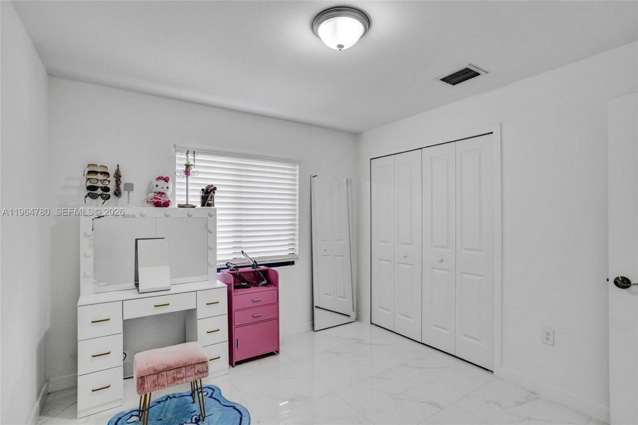 1712 NW 76th Ter, Unit 1712, Miami, FL 33147 Photo