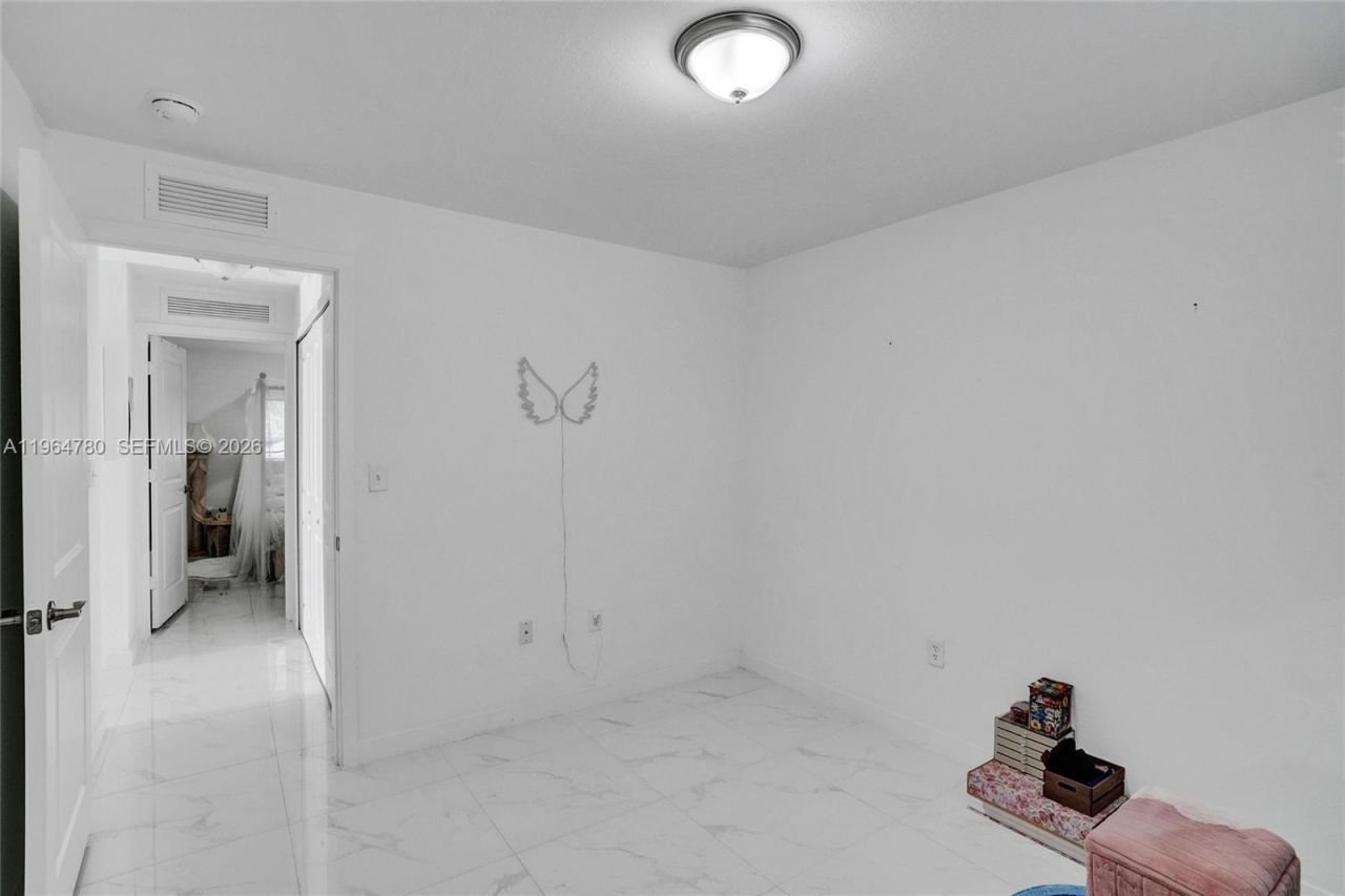 1712 NW 76th Ter, Unit 1712, Miami, FL 33147 Photo