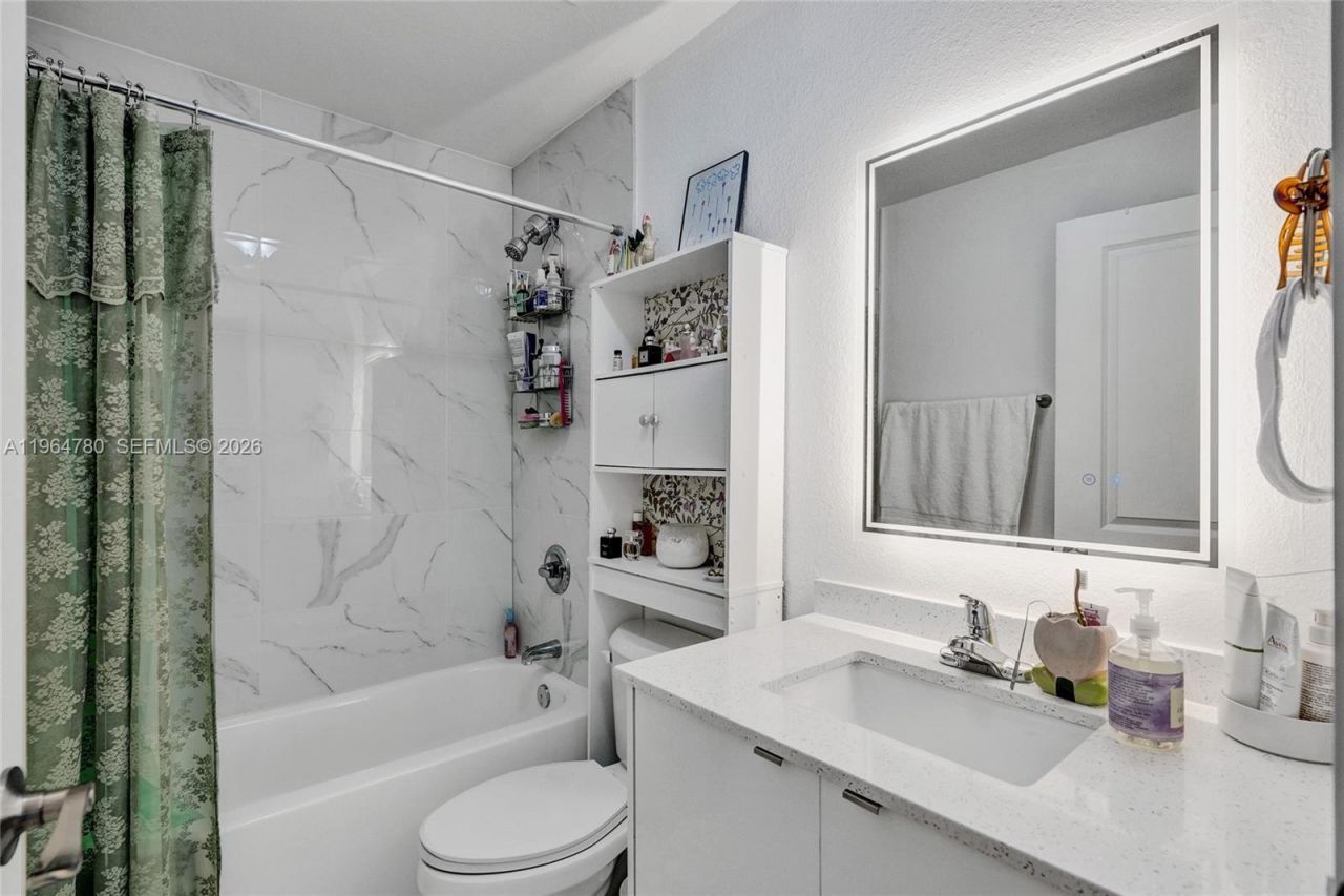 1712 NW 76th Ter, Unit 1712, Miami, FL 33147 Photo