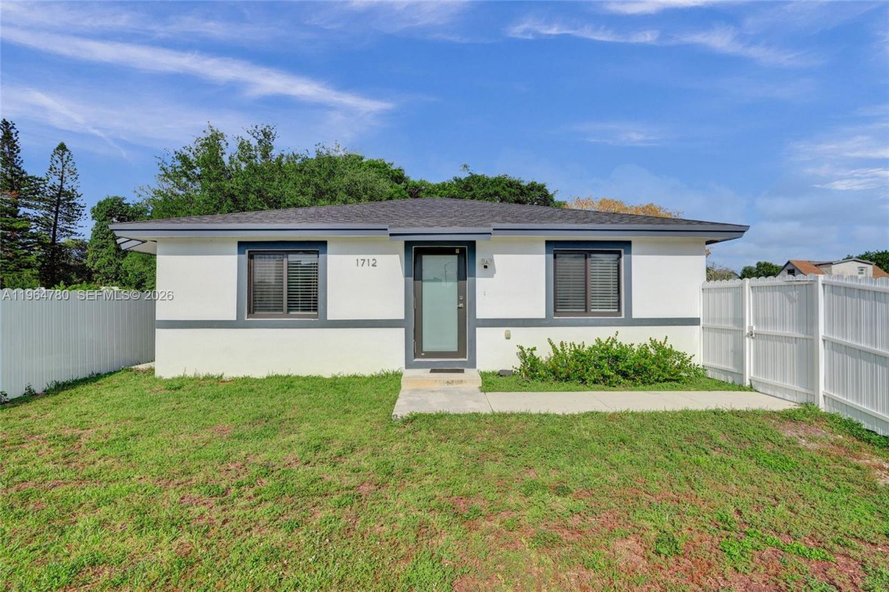 1712 NW 76th Ter, Unit 1712, Miami, FL 33147 Photo