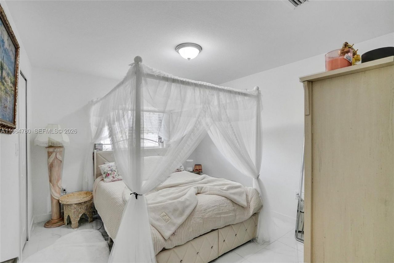 1712 NW 76th Ter, Unit 1712, Miami, FL 33147 Photo