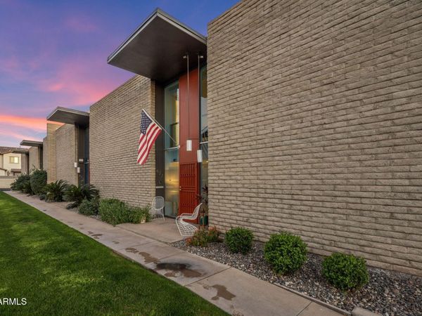 1677 E MARYLAND Avenue, Phoenix, AZ 85016