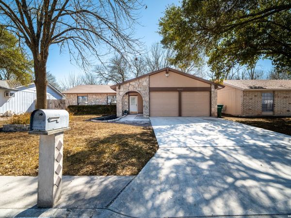 9442 Cliff Way, San Antonio, TX 78250