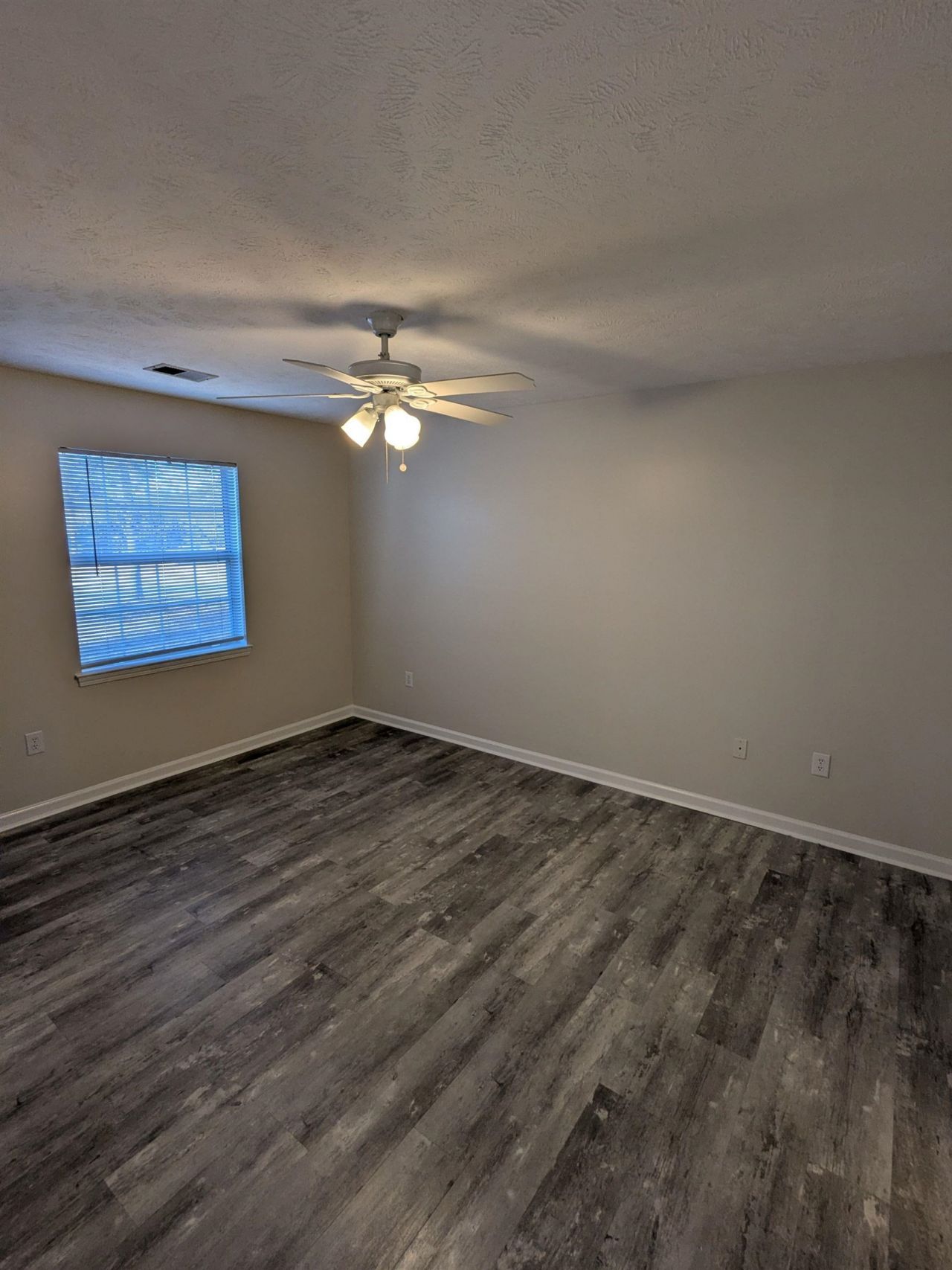 627 Waterway Village Blvd. Photo 10