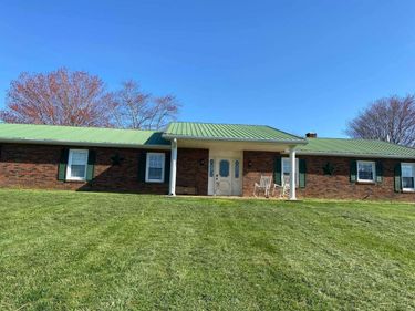979 Walnut Grove School Road, Waynesburg, KY 40489