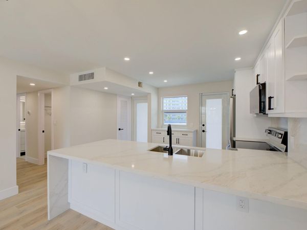 201 N Ocean Boulevard, Unit 207, Pompano Beach, FL 33062