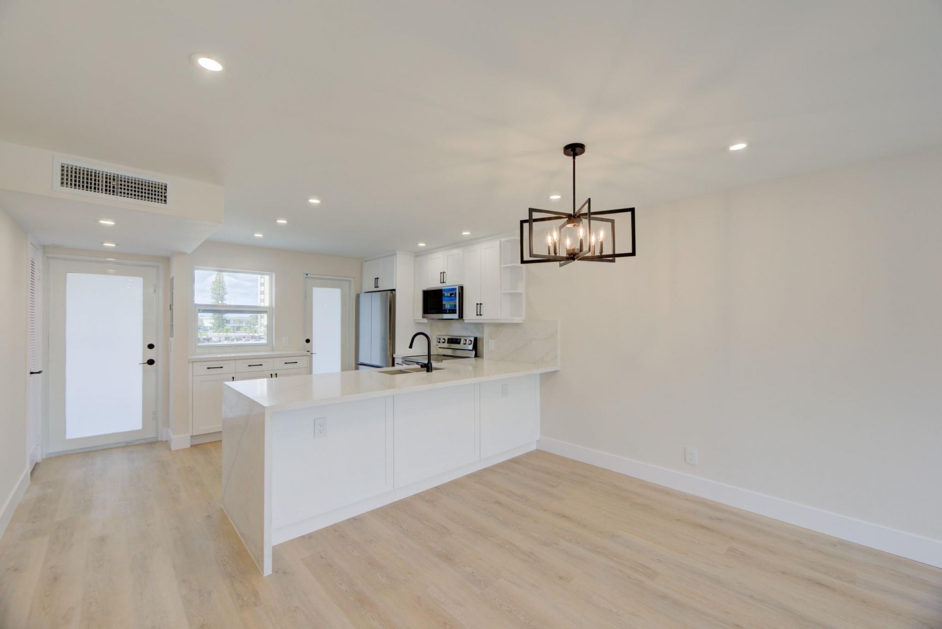 201 N Ocean Boulevard, Unit 207, Pompano Beach, FL 33062 Photo