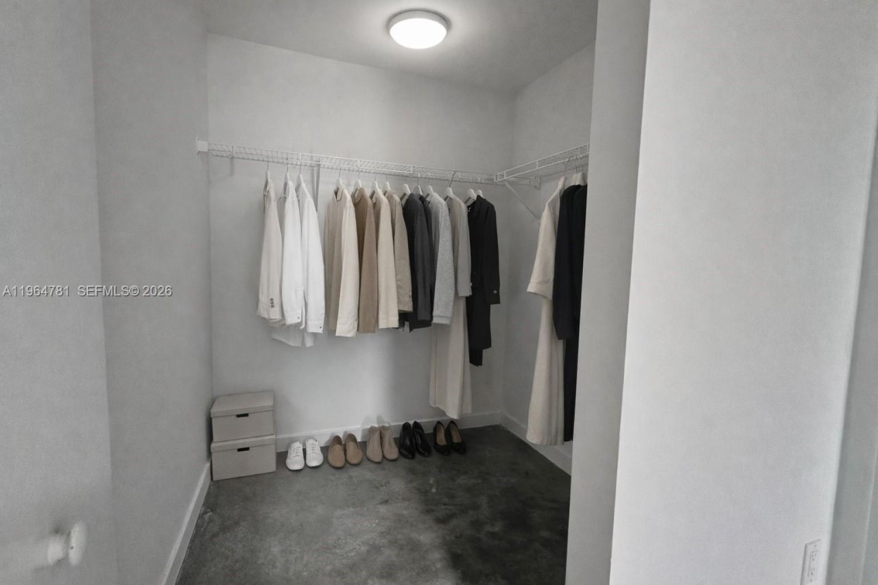 151 SE 1st St , Unit 1501, Miami, FL 33131 Photo