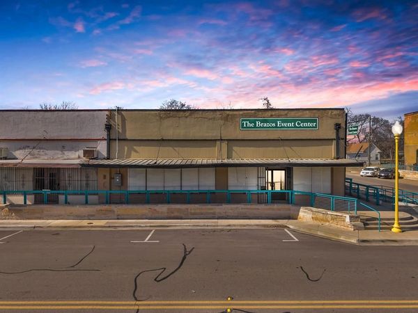 520 Elm Street, Waco, TX 76704