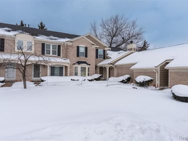 2677 Williamsburg Circle, Auburn Hills, MI 48326