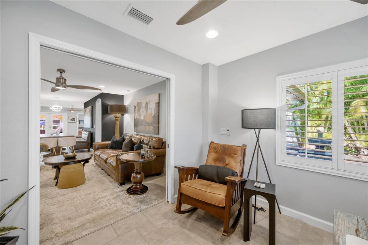 1963 Michigan Avenue Ne, Saint Petersburg, FL 33703 Photo