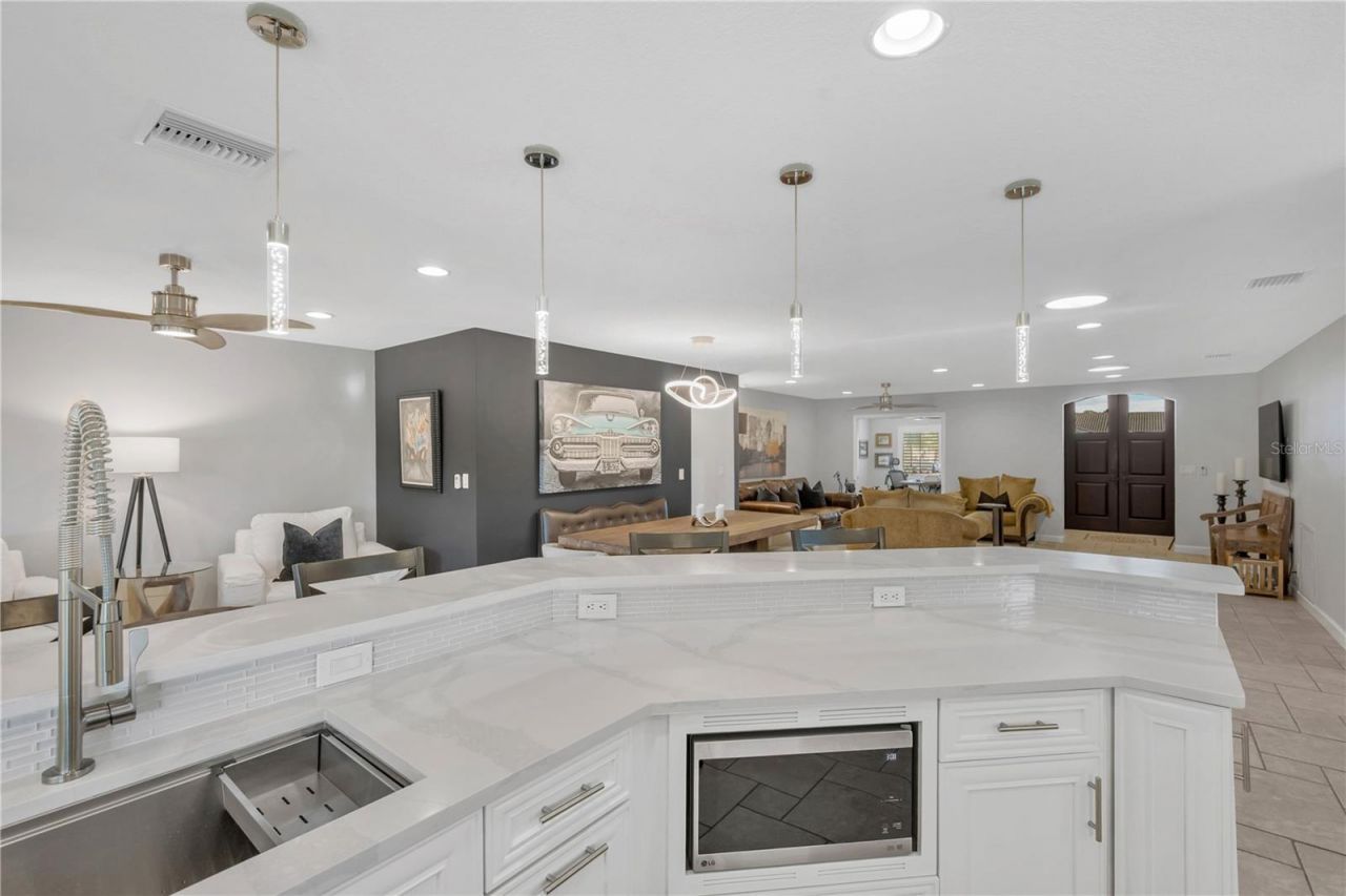 1963 Michigan Avenue Ne, Saint Petersburg, FL 33703 Photo