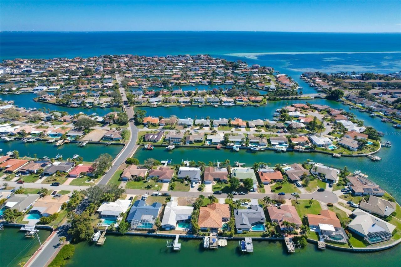 1963 Michigan Avenue Ne, Saint Petersburg, FL 33703 Photo