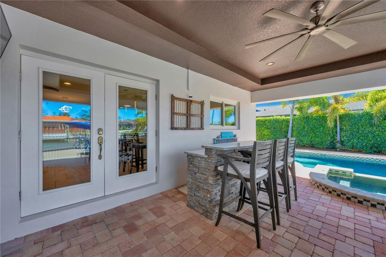 1963 Michigan Avenue Ne, Saint Petersburg, FL 33703 Photo