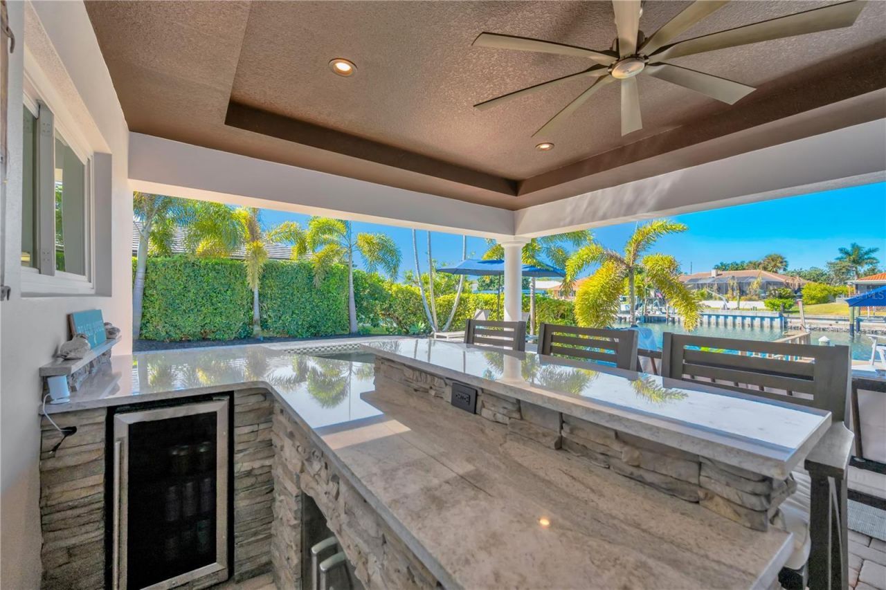 1963 Michigan Avenue Ne, Saint Petersburg, FL 33703 Photo