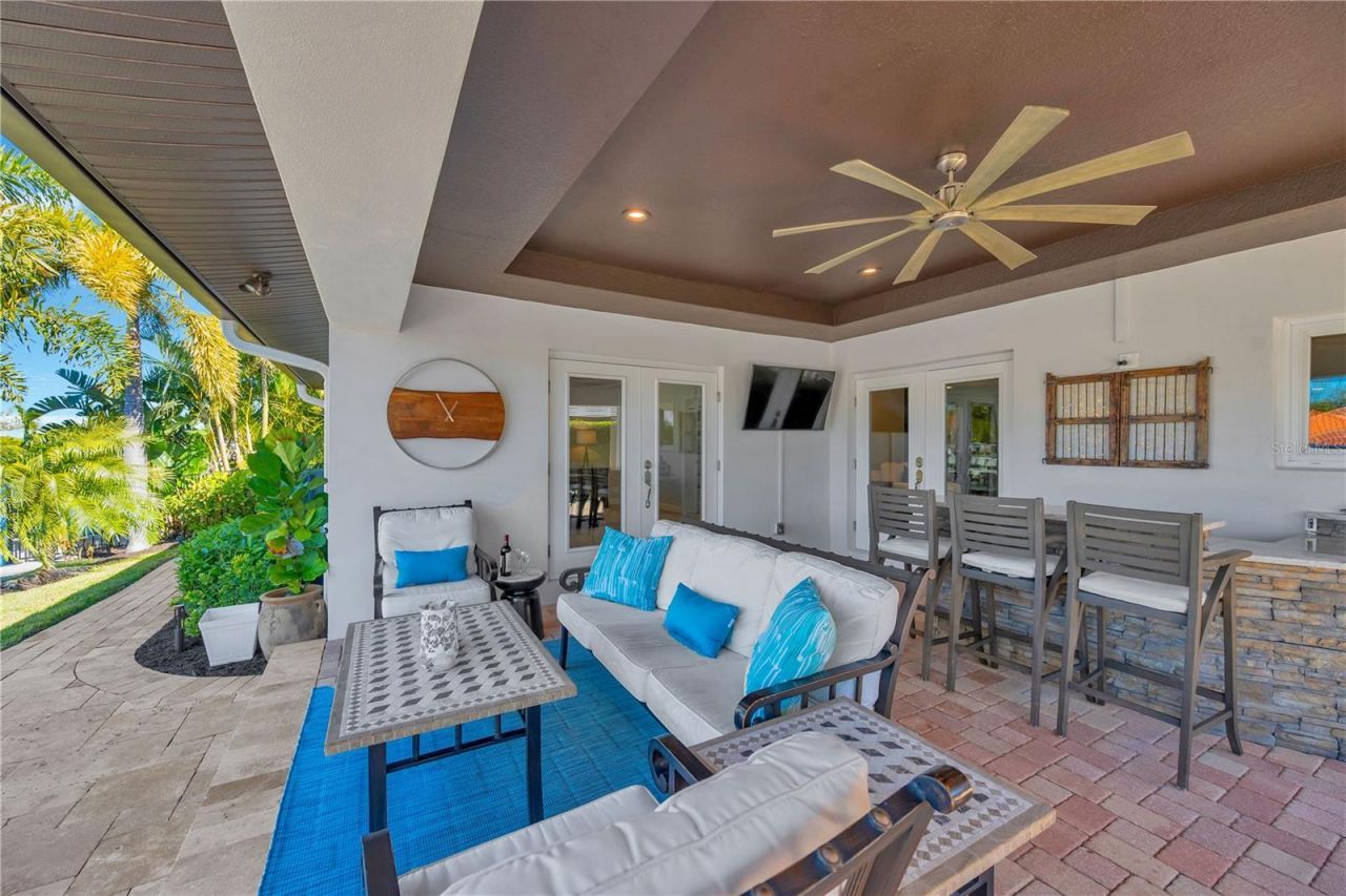 1963 Michigan Avenue Ne, Saint Petersburg, FL 33703 Photo